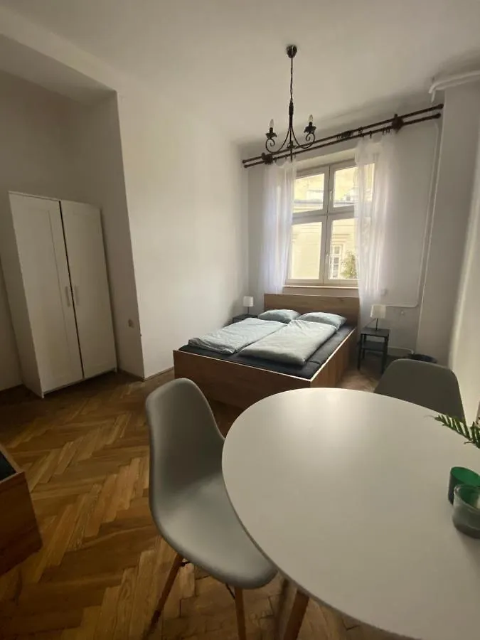Lovely Rooms In Old Town Cracovia Polonia